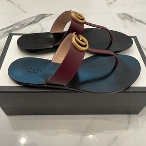 GUCCI Calfskin GG Marmont Thong Sandals Burgundy